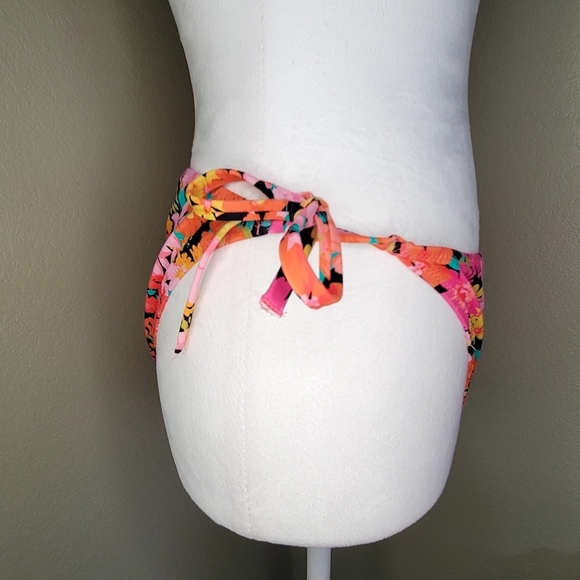 Shade & Shore Cheeky Bikini Bottom, Size XL (16-18) - Picture 3 of 9